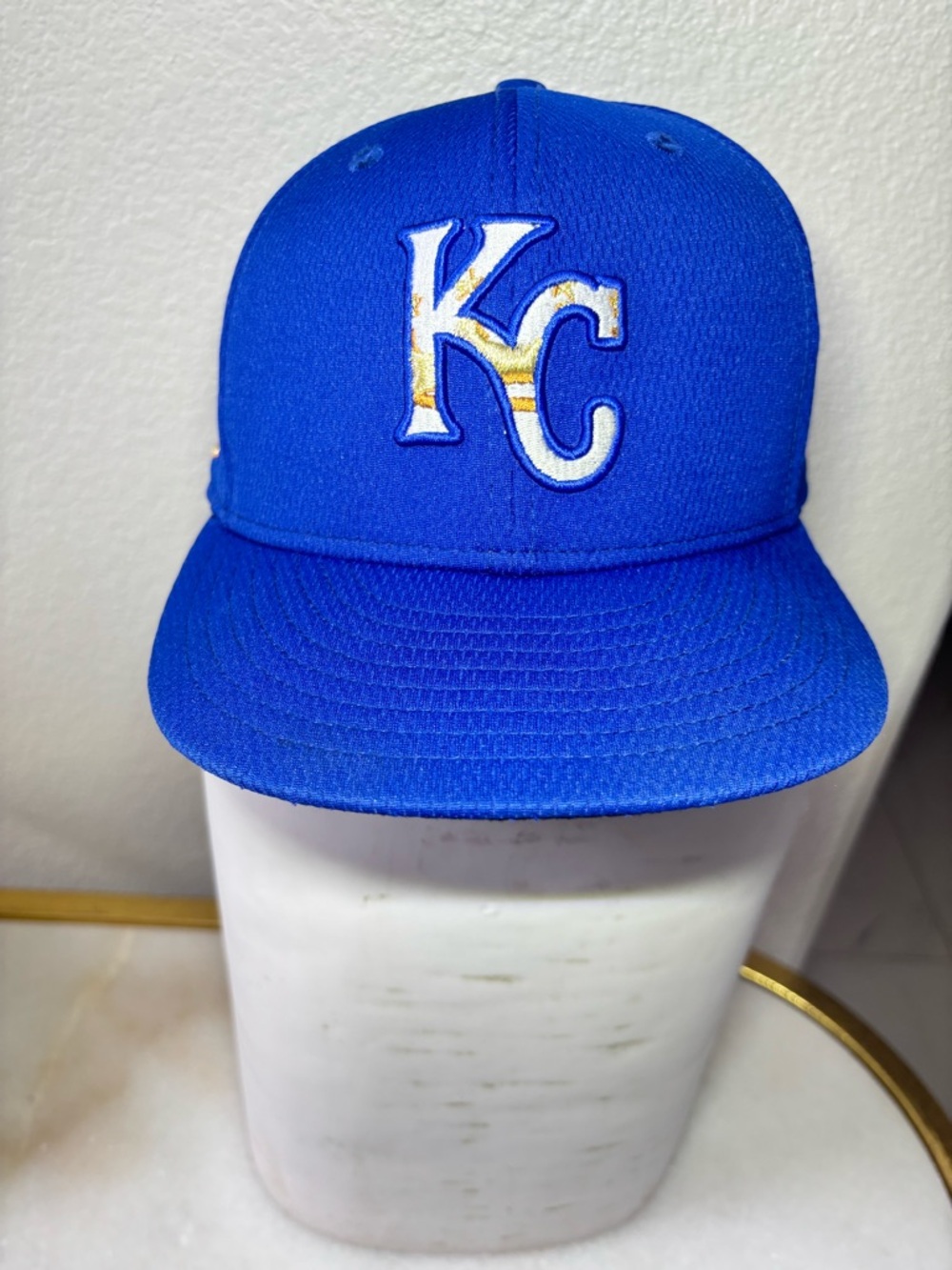 New Era Kansas City Royals Blue 59Fifty fitted Cap MLB Baseball White & Gold log